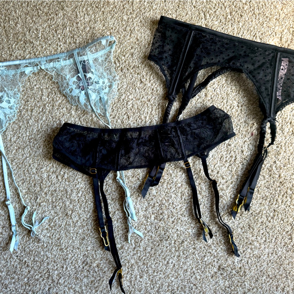 Set of 3 Victoria’s Secret garter belts size xs/s